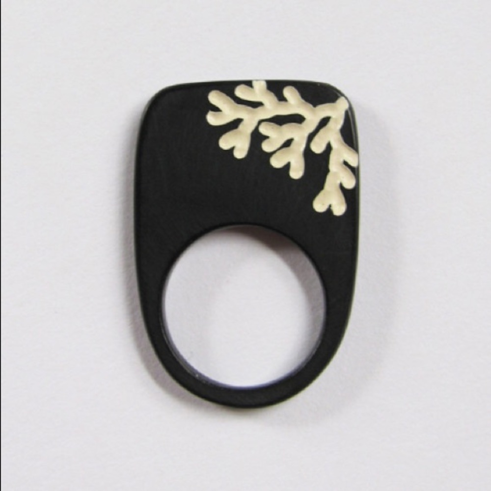 3D acrylic ring - Picture 2 of 3